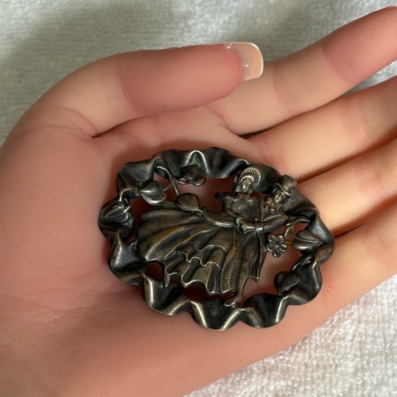 Victorian Couple Brooch - Ribbon Frame Design - Vintage - Picture 7 of 7